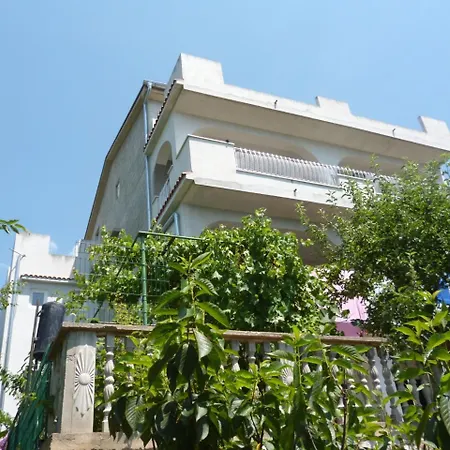 In 5467 Apartman *
